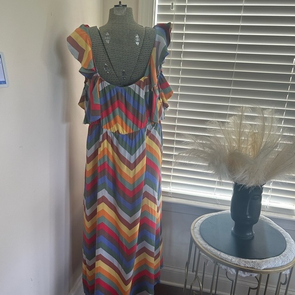 NWT Eloquii Size 20 Ruffle Strap Chevron Printed Midi Dress - Picture 5 of 7